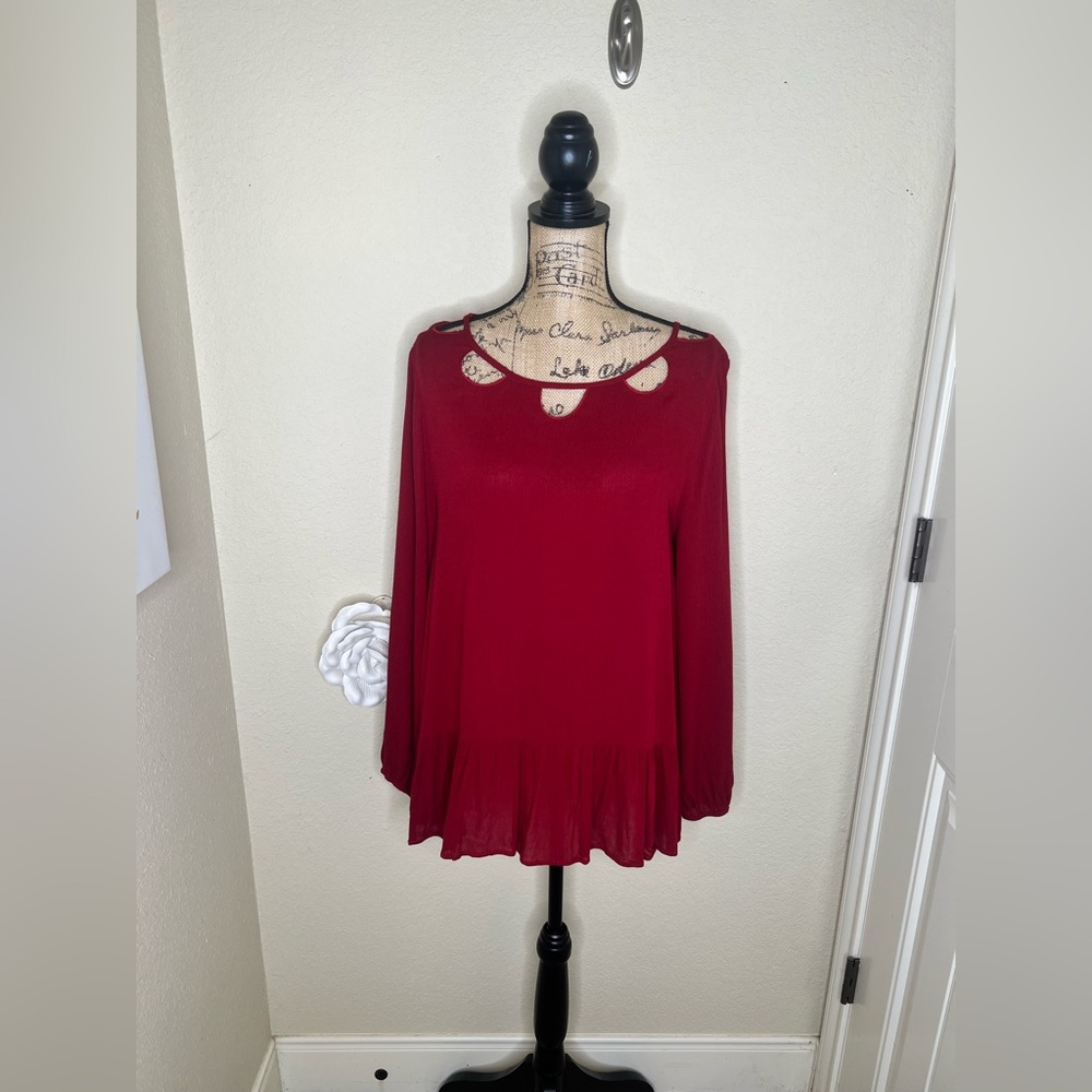 NTM: Entro Red Tunic Blouse Cutout Neckline Peplum Hem Long Sleeve Size M NWT